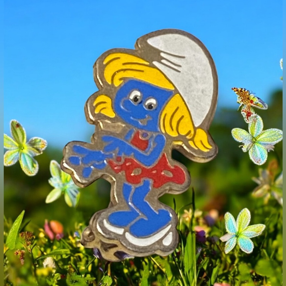 Vintage Smurfette Smurfs Enamel Pin #7969 - Picture 2 of 5
